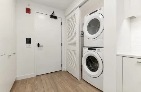 3 Bedroom West Loop Apartment