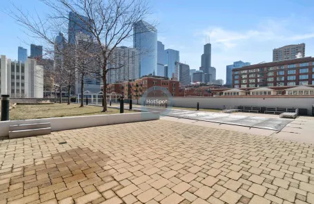 Studio Fulton Market Apartment