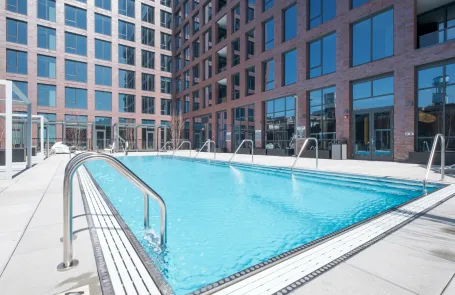 1 Bedroom West Loop Apartment