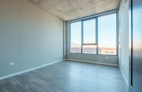 2 Bedroom West Loop Apartment
