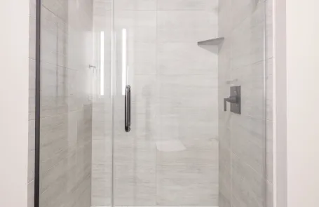 3 Bedroom West Loop Apartment