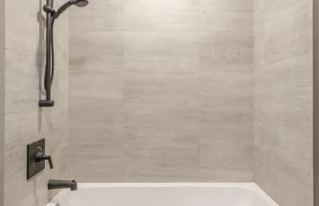 3 Bedroom West Loop Apartment