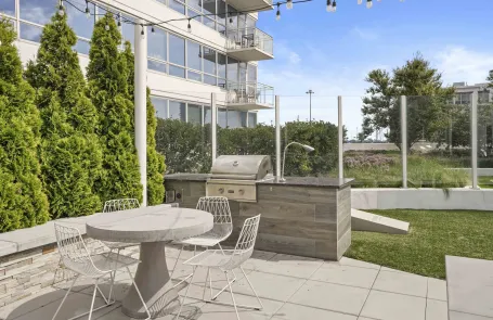 2 Bedroom West Loop Apartment