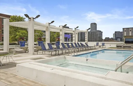 2 Bedroom West Loop Apartment