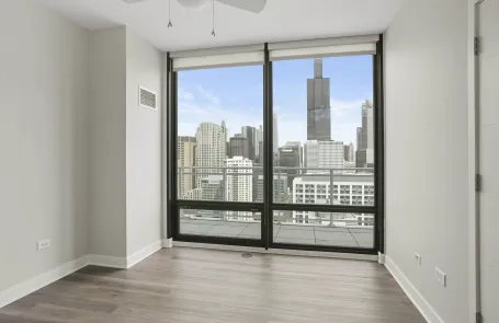 3 Bedroom West Loop Apartment