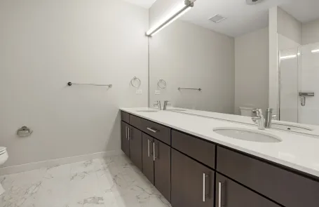 3 Bedroom West Loop Apartment