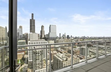 2 Bedroom West Loop Apartment