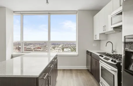 2 Bedroom West Loop Apartment