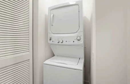 Studio South Loop Apartment