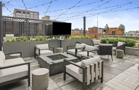 1 Bedroom West Loop Apartment