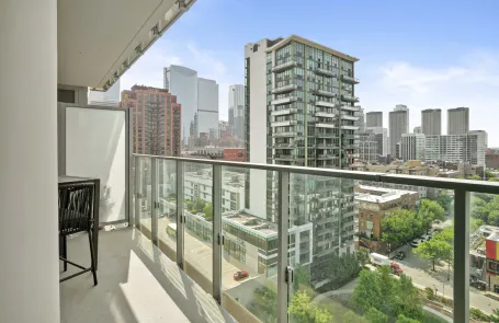Studio Fulton Market Apartment