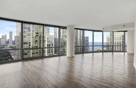 2 Bedroom South Loop Apartment