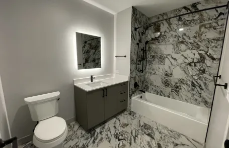 1 Bedroom West Loop Apartment