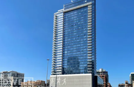 1 Bedroom West Loop Apartment