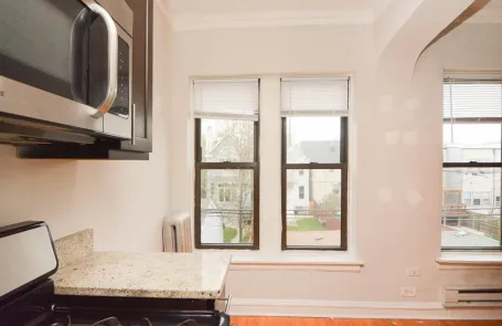 Studio Ravenswood Apartment