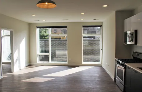 3 Bedroom Lakeview Apartment