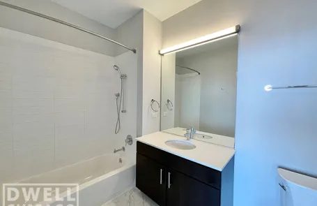 1 Bedroom West Loop Apartment