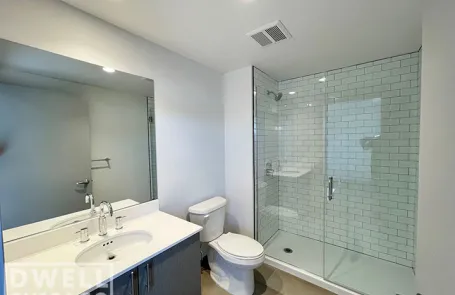 2 Bedroom Lakeview Apartment