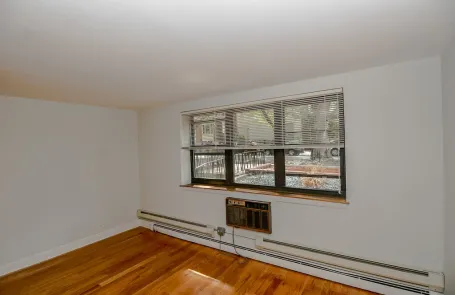 Studio Lincoln Park Apartment