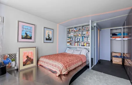 2 Bedroom Lincoln Park Apartment