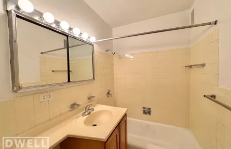 1 Bedroom Edgewater Apartment