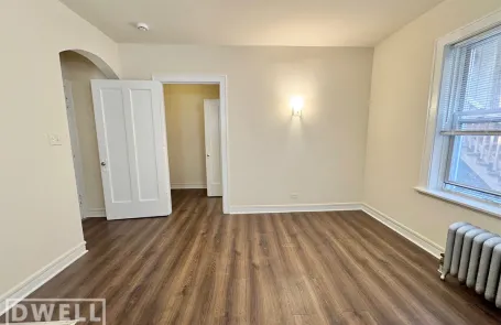 Studio Rogers Park Apartment