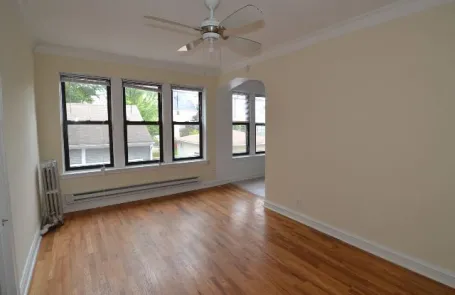 Studio Ravenswood Apartment