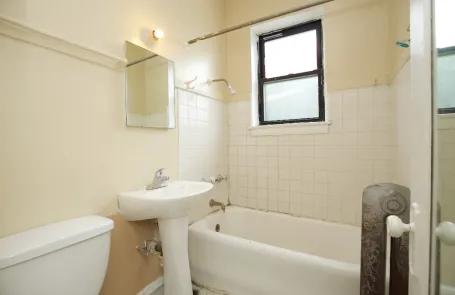 Studio Ravenswood Apartment