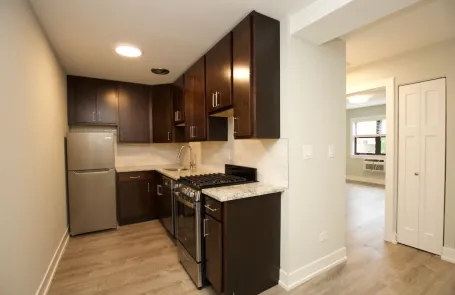 2 Bedroom Lakeview Apartment