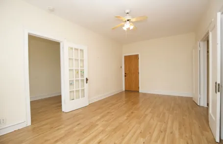 Studio Ravenswood Apartment