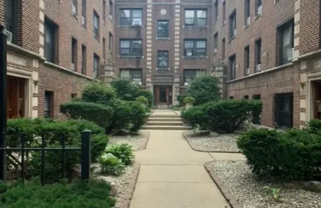 1 Bedroom Lakeview Apartment