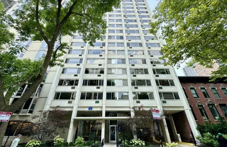 1 Bedroom Gold Coast Condo