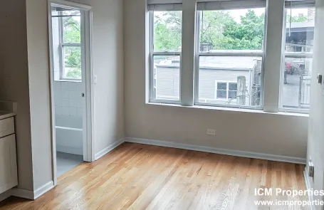 1 Bedroom Lincoln Square Apartment