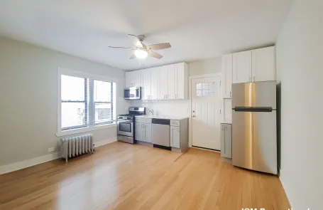 Studio Ravenswood Apartment