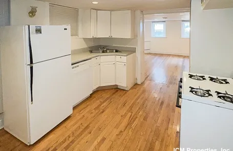 1 Bedroom Lakeview Apartment