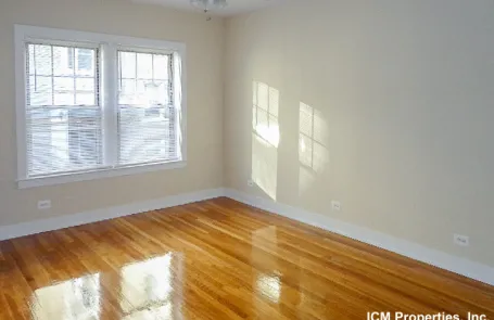 2 Bedroom Ravenswood Apartment