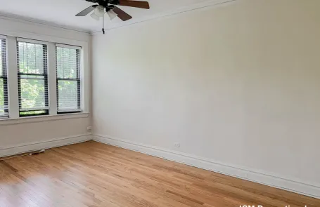 2 Bedroom Ravenswood Apartment