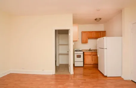 Studio Ravenswood Apartment