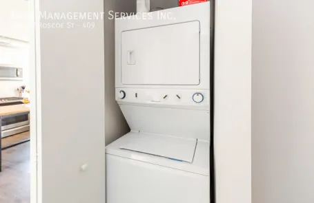 2 Bedroom Lakeview Apartment