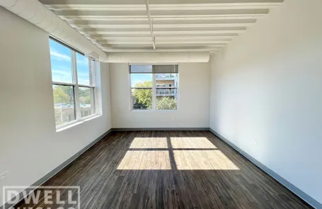 2 Bedroom Lakeview Apartment