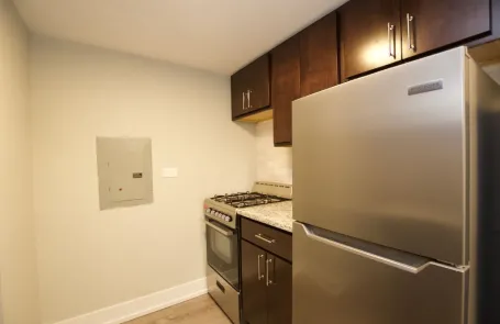 2 Bedroom Lakeview Apartment