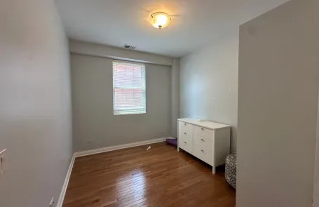 2 Bedroom Rogers Park Apartment