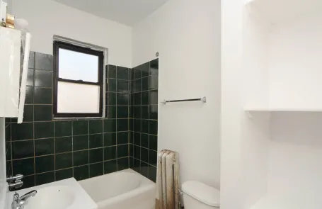 Studio Ravenswood Apartment