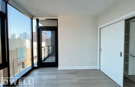 1 Bedroom West Loop Apartment