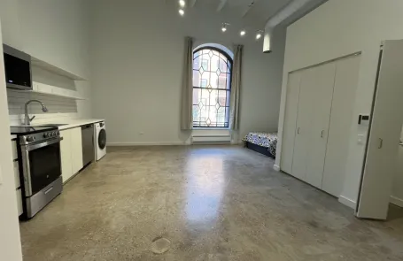Studio Uptown Apartment