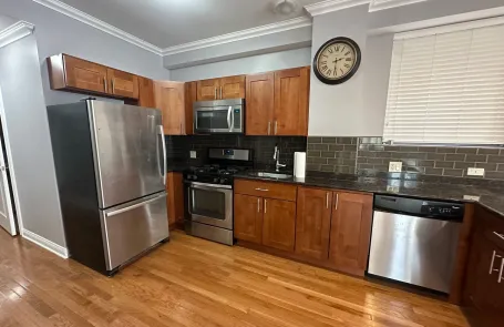 2 Bedroom Rogers Park Apartment