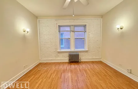 Studio Rogers Park Apartment