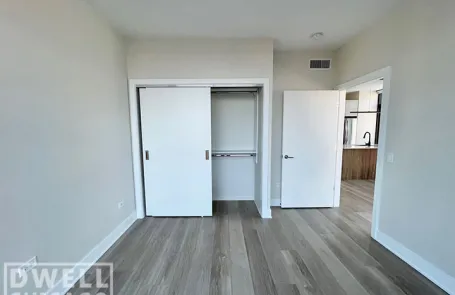 1 Bedroom West Loop Apartment
