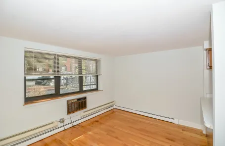 Studio Lincoln Park Apartment