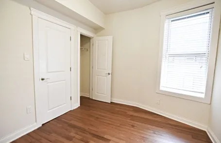 3 Bedroom Lakeview Apartment